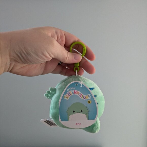 Abe Green Bearded Dragon Squishmallow Clip - Picture 3 of 3